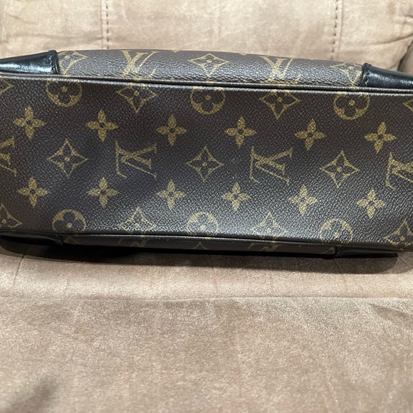 Authentic LV Boulogne purse - Picture 10 of 16